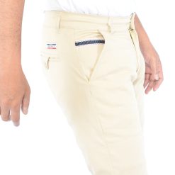 Alternative view of Moreau - Cream